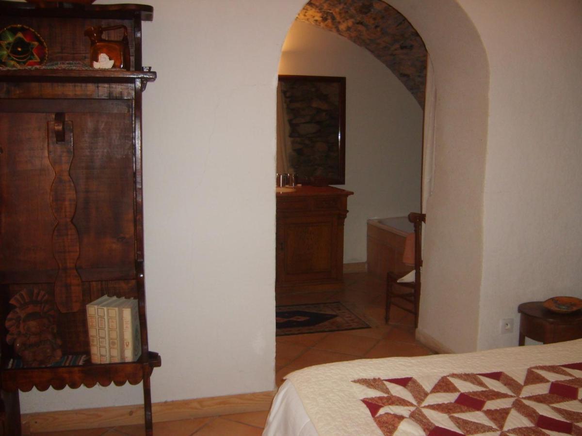 Domaine De Lara Bed & Breakfast Барселонет Екстериор снимка