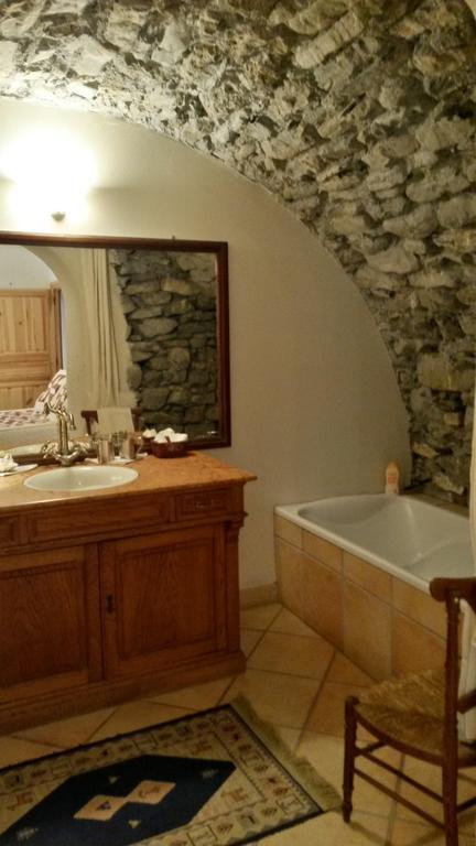 Domaine De Lara Bed & Breakfast Барселонет Стая снимка
