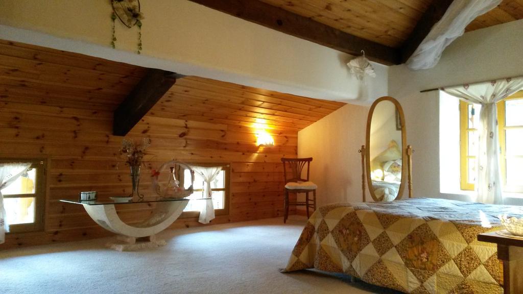 Domaine De Lara Bed & Breakfast Барселонет Стая снимка