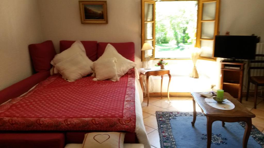 Domaine De Lara Bed & Breakfast Барселонет Екстериор снимка
